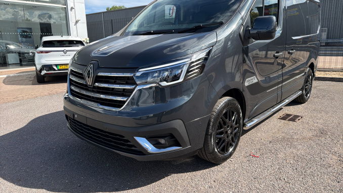 Renault Trafic Swb Diesel SL30 Blue dCi 170 Graphite Edition Van EAG9 - Image 35